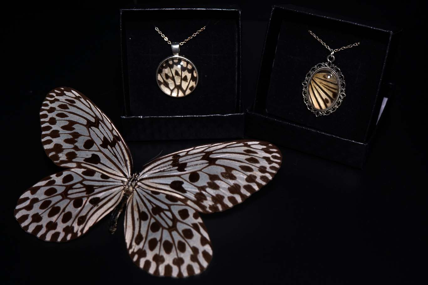 Paper Kite Necklace